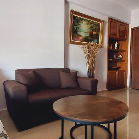Black Flox Apartment *